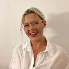 Jane Bourne's Instagram, Twitter & Facebook