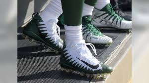 Most Popular Brands of Football Cleats For Quarterbacks