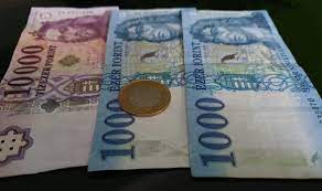 Tájékoztató előrehozott családi pótlék utalásról. Ezeken A Napokon Varhato A Februari Csaladi Potlek Es A Nyugdijkifizetes Alon Hu