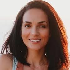 Susannah Sprague's Instagram, Twitter & Facebook