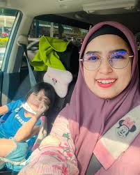 Nikmati Hidupmu sendiri , Tanpa membandingkan dengan Orang Lain☺☺ . Karna  level bahagia di tiap orang beda2 sayang😘😘