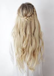 Qu'il soit fabriqué à la main avec un ruban en satin. La Coiffure Boheme Chic En 15 Idees De Looks A Essayer Cet Ete