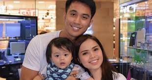 Selepas kes kontroversi bersama aktres afifah nasir, pelakon aliff aziz sekali lagi didakwa berlaku curang dengan seorang pelakon wanita baharu. Alif Aziz Curang Lg