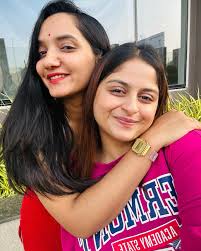 Suman Joshi Dubey (@thathimalayangirl) • Instagram photos and videos