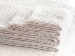 Notify me when this product is available: Luxurious White Waffle Linen Blend Bath Towel