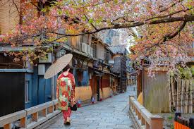 Kyoto to limit tourist access in the historical Gion geisha district