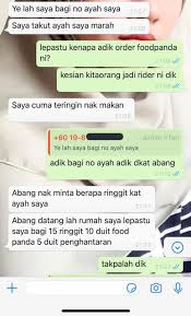 Look through examples of duit belanja translation in sentences, listen to pronunciation and learn grammar. Malaysian Boy Doesn T Have Enough Coins To Pay For Pizza Delivery Man Treats Him In Return Social Good