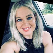 Lauren Mahle's Instagram, Twitter & Facebook