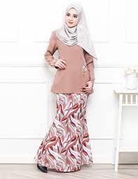 Kurung moden mini pandora pucci green ini datang dengan baju berhias bunga 3d di sisi dan kain pucci yang mempesona. Baju Kurung Moden Pandora Pucci Brown Lovelysuri Com