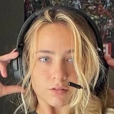 Daniella Cooper's Instagram, Twitter & Facebook