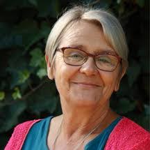 Diana Evers's Instagram, Twitter & Facebook