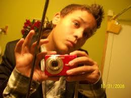 Carlos Perales's Instagram, Twitter & Facebook