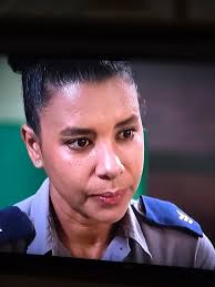 La pelirroja preocupada...Y le está echando en cara el pasado de ellas  dos..y su relación tan bonita que tenía con Michel...Pero mija te  convertiste en una víbora...Opinen.