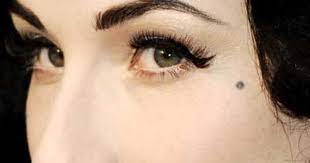Great Eyebrow Shaping Beauty Spot Tattoo Under Eye Tattoo Heart Tattoo