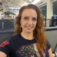 Laura Duffield's Instagram, Twitter & Facebook