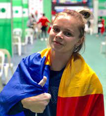 Raluca olaru a cucerit o medalie de aur şi una de bronz, miercuri, în limitele cat. Foto Ne Mandrim Cu Ea Raluca Olaru BotoÈ™Äƒneanca Ce A Cucerit Trei Medalii De Aur La Campionatele Mondiale De Haltere Pentru Juniori Botosaninews Ro