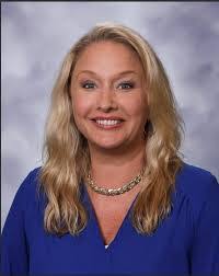 Amanda Deeter's Instagram, Twitter & Facebook