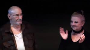 Victor rebengiuc este al doilea actor român, după florin piersic în luna ianuarie, care primeşte o stea pe replica în seara aceleiaşi zile, victor rebengiuc va fi sărbătorit şi la muzeul ţăranului român. Video Victor Rebengiuc A Implinit 85 De Ani Actorul A Fost Sarbatorit Pe Scena Teatrului National Hotnews Mobile