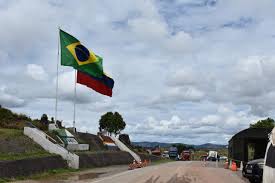 A fronteira do brasil com a venezuela, delimitada pelo tratado de 1859 e pelo protocolo de 1928, tem uma extensão de 2.199,0 km e está perfeitamente demarcada. Governo Restringe Por Mais 7 Dias Entrada De Estrangeiros No Brasil Por Fronteiras Terrestres Roraima 1