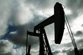 Sunt considerați combustibili artificiali benzina , petrolul lampant , combustibilul pentru aviație , motorina , combustibilul lichid ușor , gazul petrolier lichefiat , păcura , metanolul , combustibilii pentru rachete lichizi. Petrolul A Ajuns Mai Ieftin Ca Apa 50 De Centi Pe Litru Stirileprotv Ro