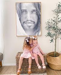 Jenny Fowler's Instagram, Twitter & Facebook