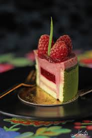 Himbeer Matcha Tortchen Maren Lubbe Feine Kostlichkeiten Kuchen Und Torten Rezepte Himbeer Dessert Hochzeitstorte Essen