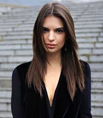 Emily Ratajkowski Model Beauty Haves Interview Http Intothegloss Com 2013 09 Emily Rataj Tagli Di Capelli Alla Spalla Capelli Castani Aspetto Dei Capelli