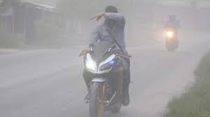 Tadi pada saat letusan ke arah angin utara, tapi baca juga: Daftar Wilayah Terdampak Abu Vulkanik Erupsi Gunung Merapi