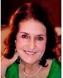 Julie Munch's Instagram, Twitter & Facebook