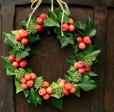 Herbstkranz Selber Machen Efeuranken Zieraepfel Herbstkranz Weihnachtskranz Herbst Dekoration