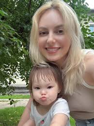 Hi! My babe PRETTY thanks for you honey GOD BLESS YOU to you and you nice  son i'am mexicano and single beautiful smile