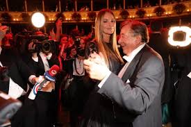 Die liebe ist ein termitenstaat, die weiber, pt. Liebes Und Kleider Walzer Am Opernball Kurier At