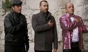 Turkish television comedy series set in istanbul, leyla and mecnun is a surreal and absurd comedy that revolves around the fictional love story between leyla and mecnun. Leyla Ile Mecnun Yeniden Izleyiciyle Bulusuyor