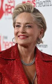 10 cortes de pelo ondulado tendencia este 2025 que son naturales,  rejuvenecen y dan mucho movimiento