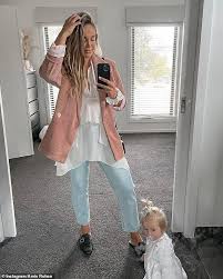 Rohan's wife amie gave birth to bella rea and willow nevaeh on thursday.the sydney swans player posted a heartbreaking photo to instagram announcing the. Amie Rohan Reveals She S Created A New Page To Help Those Who Are Regularly Processing Grief Geeky Craze