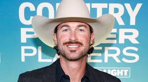 Country Heartthrob Breaks Up Girl Fight During Patriotic Toby Keith Cover:  'Let's Wait Till We Get Done Singing About America.'