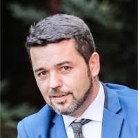 70+ perfiles de «Pier»