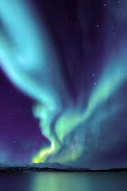 Welche farbe ein polarlicht hat, hängt von den unterschiedlichen bestandteilen der atmosphäre und der höhe ab. Aurora Borealis Hier Konnt Ihr Die Nordlichter Erblicken Skyscanner Polarlichter Nordlichter Polarlichter Norwegen