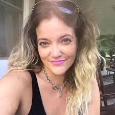 Roxanne Cooke's Instagram, Twitter & Facebook