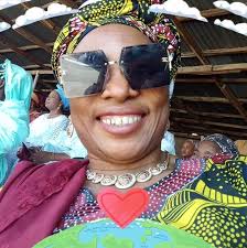 The wise prefers the humble but real glory of God, than the noisy but empty  vanity upon vanity glory of the world.