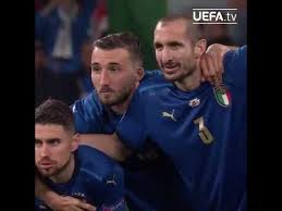 «não sei o significado, só gritei o que ele me tinha dito», assumiu o avançado. Chiellini Kiricocho Cosa Significa L Anatema Inventato Dall Allenatore Di Maradona