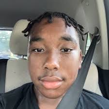 Joshua Singletary's Instagram, Twitter & Facebook