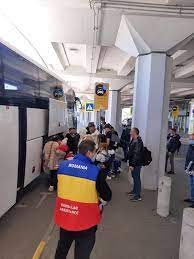 Ambasada româniei de la budapesta a fost vandalizată de mai mulți unguri extremiști unguri, membrii ai grupării mișcarea celor 64 de comitate, care au acoperit stema amplasată pe ambasada româniei cu un steag al ținutului secuiesc. Ambasada Romaniei La Budapesta A Asigurat Repatrierea Unui NumÄƒr De 25 De CetÄƒÈ›eni Romani Ambasada Romaniei In Ungaria