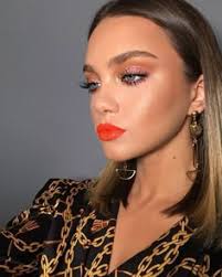 Laura Lao (lauralao117)