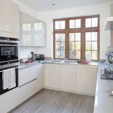 Grey Modern Kitchen With Handleless Cabinetry And Pink Splashback Ideal Home Kitchen Remodel Small Kitchen Design Small Small Modern Kitchens
