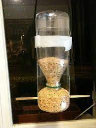Pour cela, réalisez une mangeoire à oiseaux facilement et à moindre coût ! Hebergez Et Stockez Toutes Vos Images Et Photos Gratuitement Sur Servimg Com Homemade Bird Feeders Bird House Feeder Diy Bird Feeder
