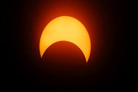 वलयाकार सूर्य ग्रहण (annular solar eclipse). 0uefv Ha27vltm