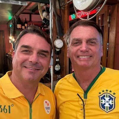Jair M. Bolsonaro | - Hoje, meu filho e Senador ...