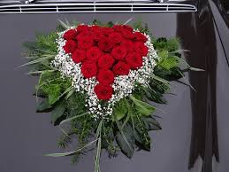 Ein Wunderschones Herz Oldtimer Hochzeitsauto Wedding Hochzeitmercedesbenz Mercedesbenzclassic Fische Hochzeit Auto Hochzeit Blumenarrangements Hochzeitsauto