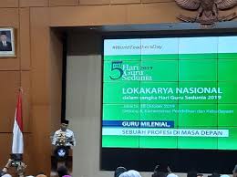 Sejarah dan tema peringatan hari guru sedunia di tahun 2019. Peringati Hari Guru Sedunia Dirjen Gtk Kemdikbud Profesi Tenaga Pengajar Diincar Milenial Okezone News